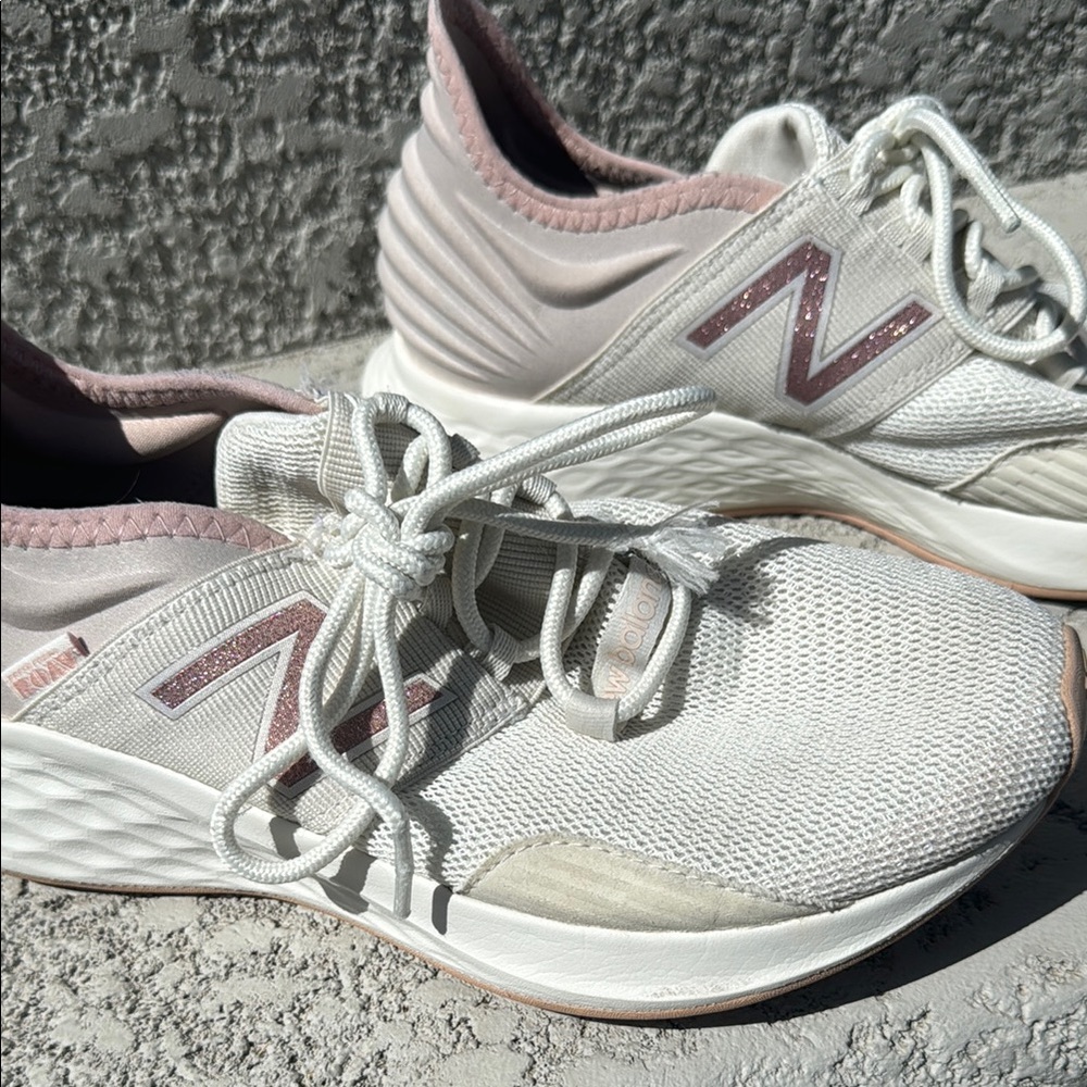 New Balance Women's White and Pink Sneakers Fresh Foam Roav V1